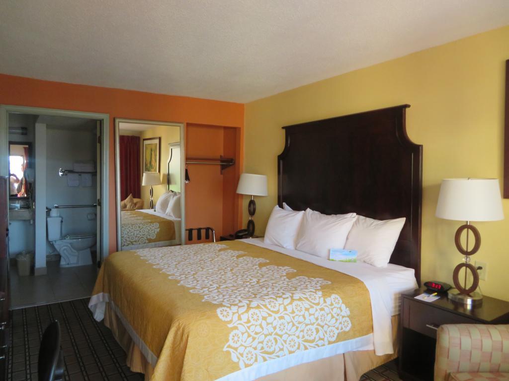 Days Inn By Wyndham Blytheville Extérieur photo