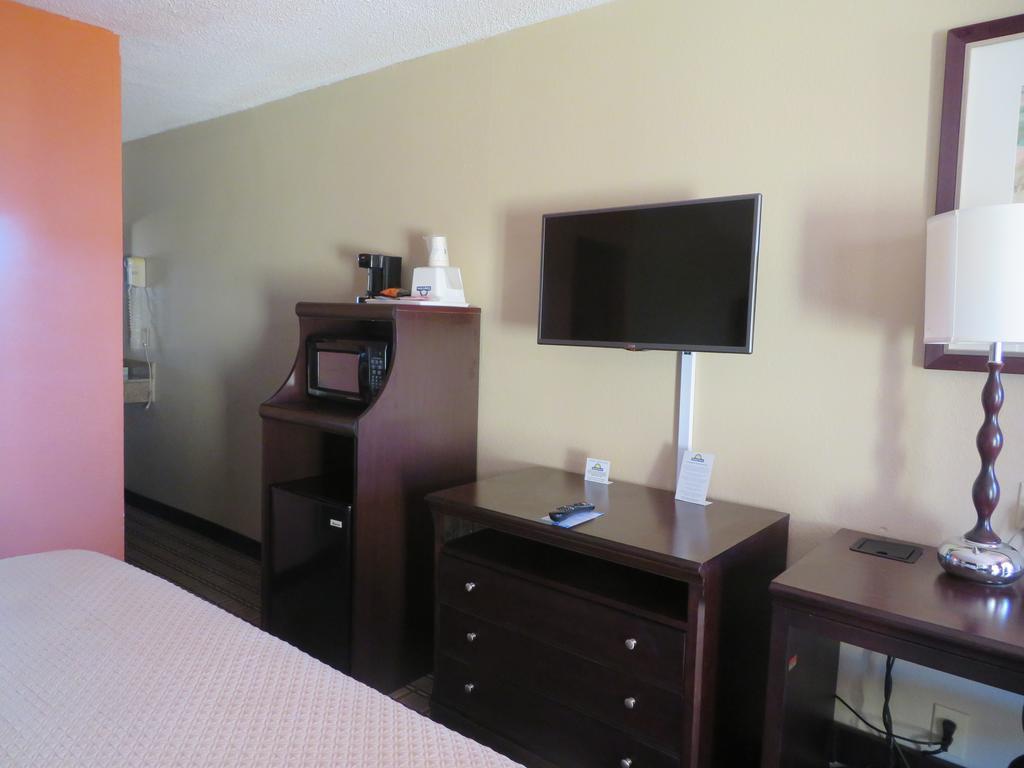 Days Inn By Wyndham Blytheville Extérieur photo