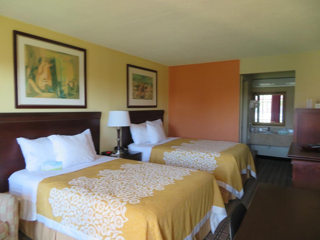 Days Inn By Wyndham Blytheville Extérieur photo