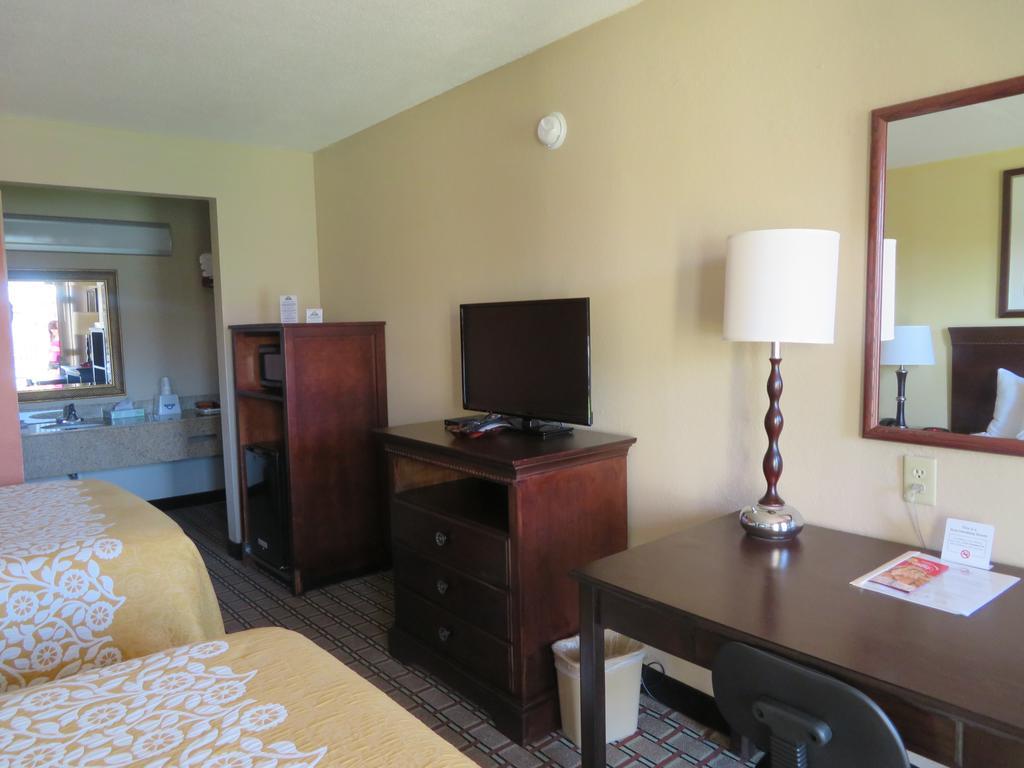 Days Inn By Wyndham Blytheville Extérieur photo