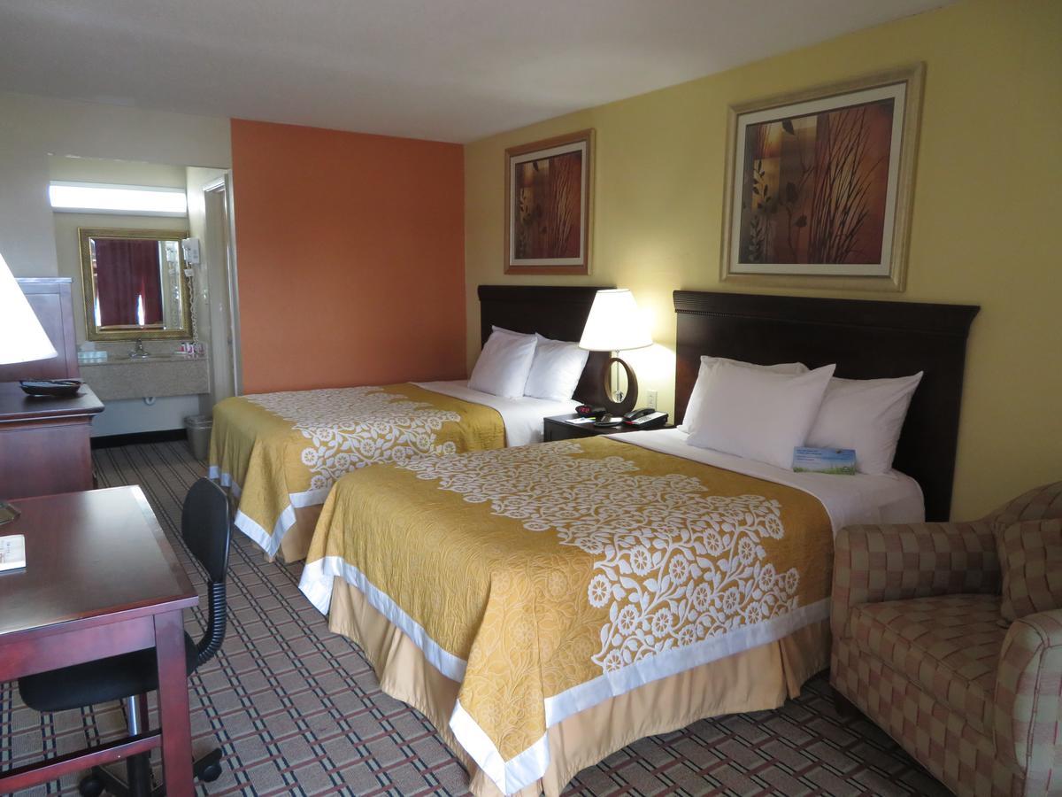 Days Inn By Wyndham Blytheville Extérieur photo
