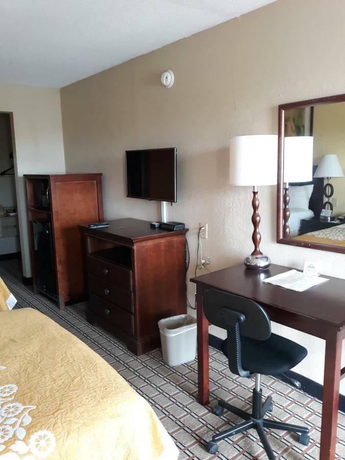 Days Inn By Wyndham Blytheville Extérieur photo
